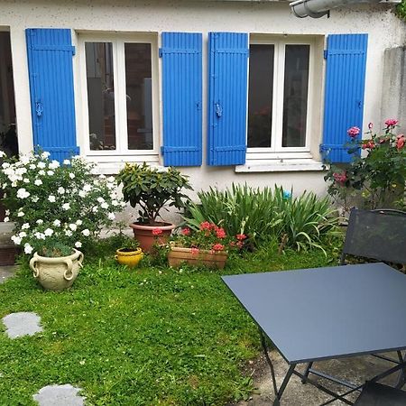 Le 5 Apartamento Guîtres Exterior foto