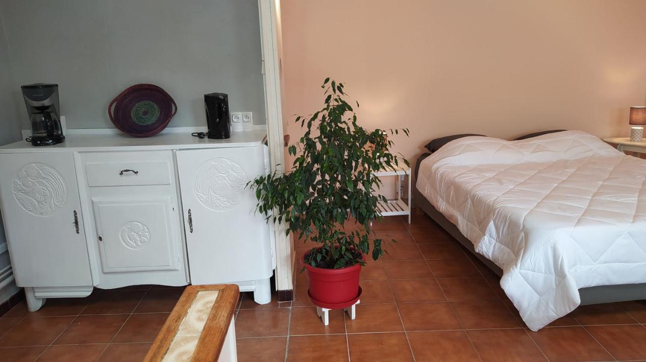 Le 5 Apartamento Guîtres Exterior foto