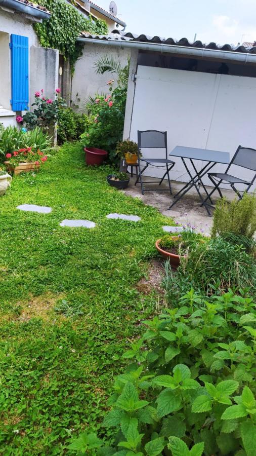 Le 5 Apartamento Guîtres Exterior foto