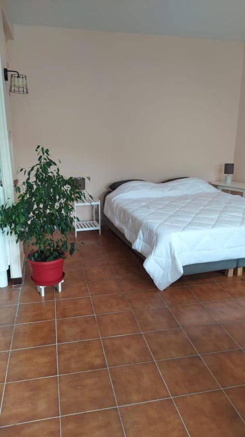 Le 5 Apartamento Guîtres Exterior foto